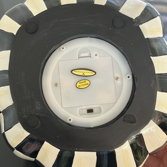 🎉Host Pick🎉MacKenzie-Childs Courtly Check Illuminated Jack-O-Lantern - Picture 10 of 13